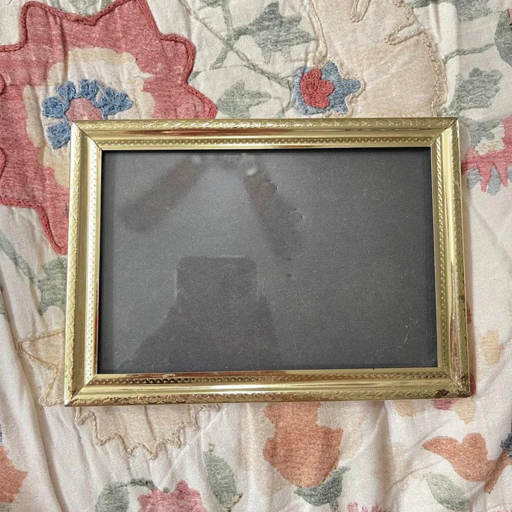 PICTURE PHOTO‎ EASEL FRAME Vtg Brass Filigree Floral Art Nouveau Gold Ornate 5x7
